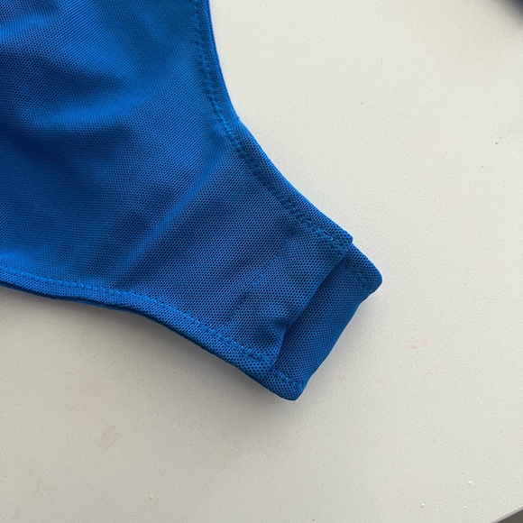 Yitty Mesh Me Smoothing Sleeved Thong Bodysuit In Bright Ass Blue Size Small NWT - Picture 10 of 12